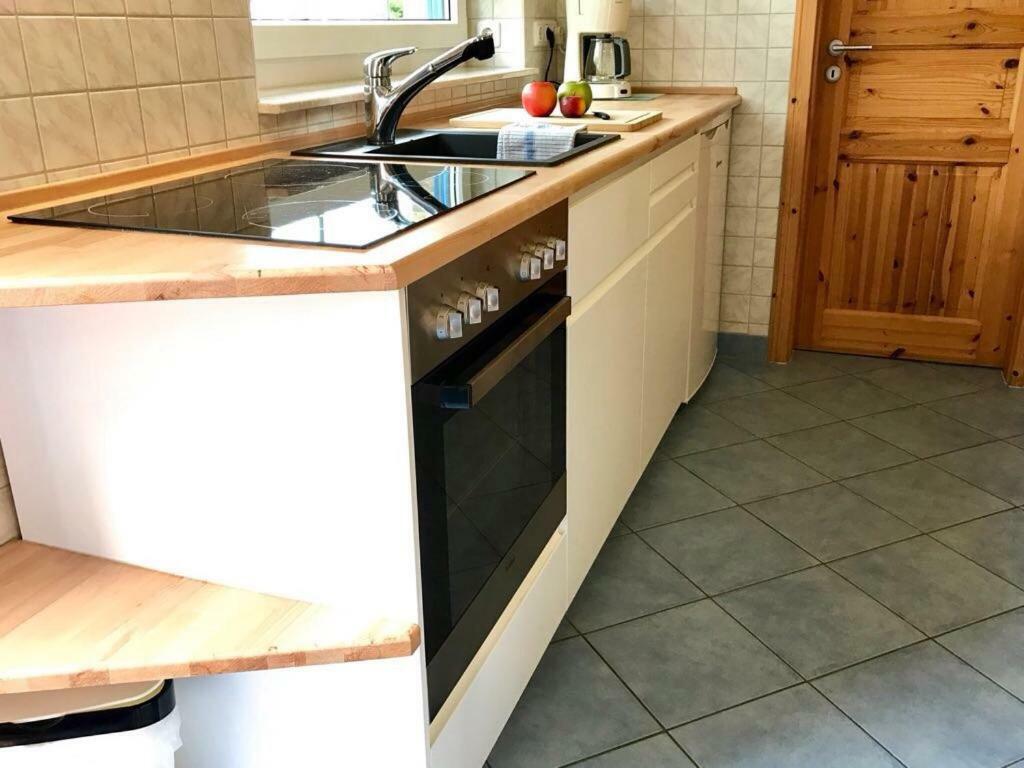Ferienwohnung "Alter Gutshof" Huehnergott Sellin  Εξωτερικό φωτογραφία